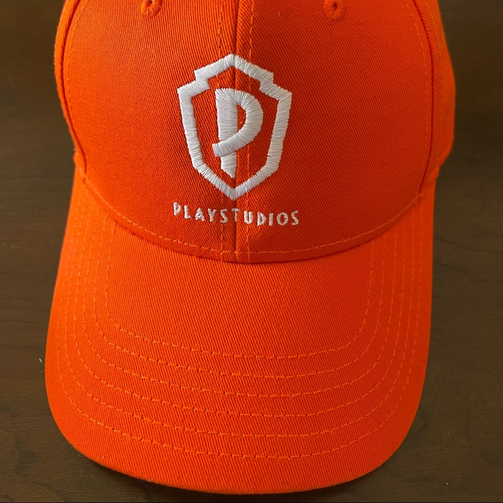 Hats men /womens play studios